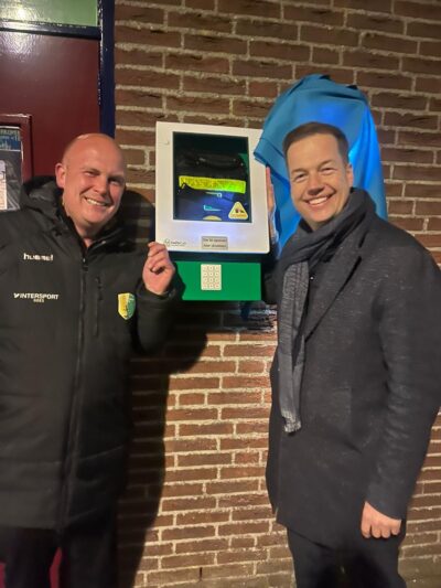 DefibCab AED-buitenkast aan een gevel
